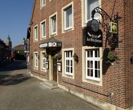 Hotel Am Munstertor โคเอิสเฟลท์ ภายนอก รูปภาพ